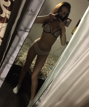 Нелли, 19 лет, 3 размер груди